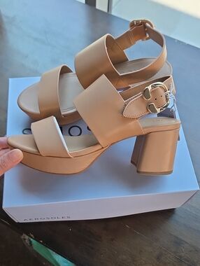 AEROSOLES Sise 7.5 Women's Tan Block Leather Heel Sandals with Gold Buckle NEW
